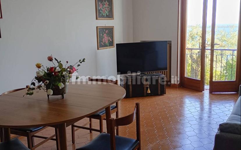 Trilocale via Monsignor Giovanni Fava 42, Centro, Gardone Riviera — foto 8 di 20