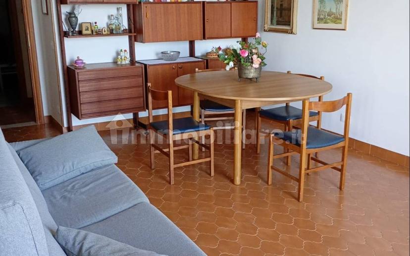 Trilocale via Monsignor Giovanni Fava 42, Centro, Gardone Riviera — foto 2 di 20