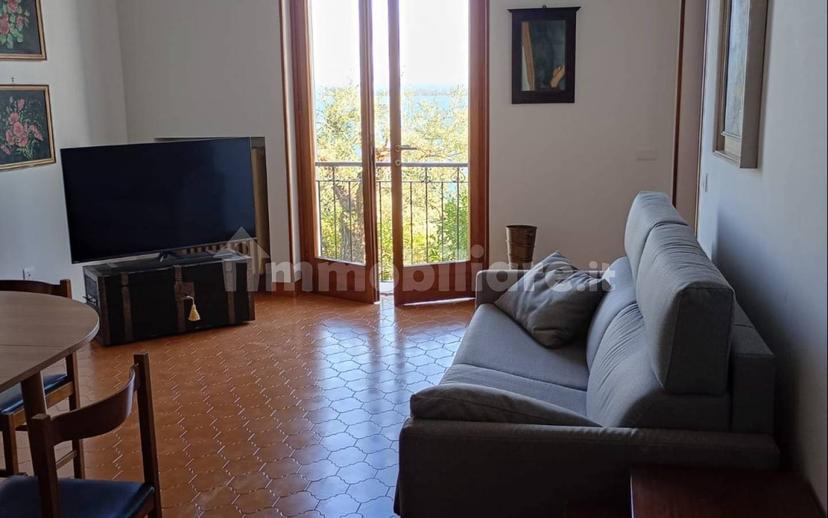 Trilocale via Monsignor Giovanni Fava 42, Centro, Gardone Riviera — foto 3 di 20