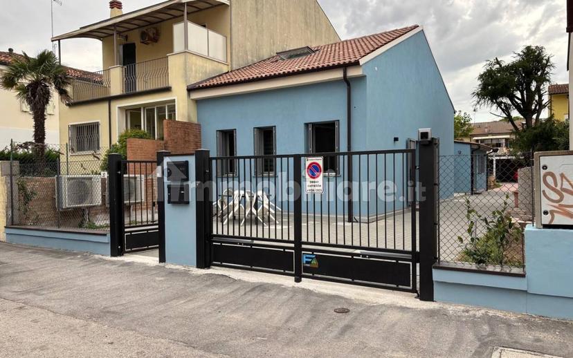 Terratetto unifamiliare viale Natale Zen 27, Marina di Ravenna, Ravenna — foto 7 di 8