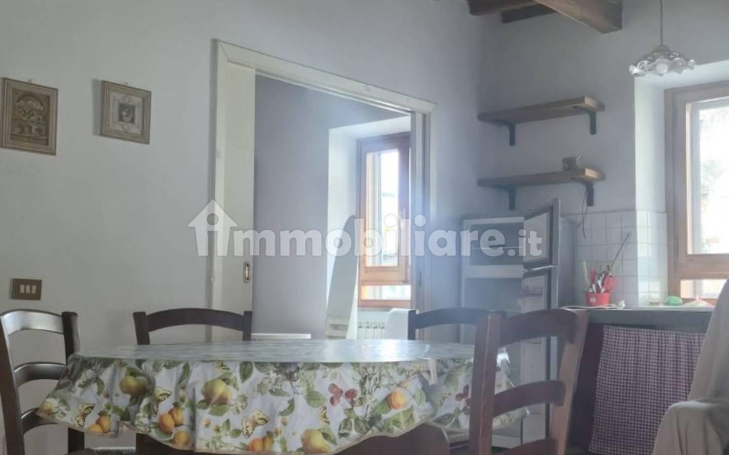 Trilocale via San Martino 1, Centro, Ronciglione