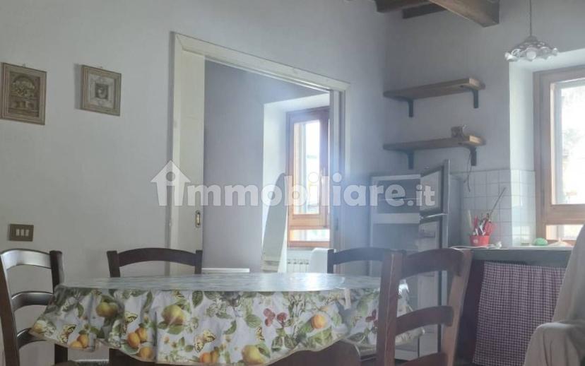 Trilocale via San Martino 1, Centro, Ronciglione