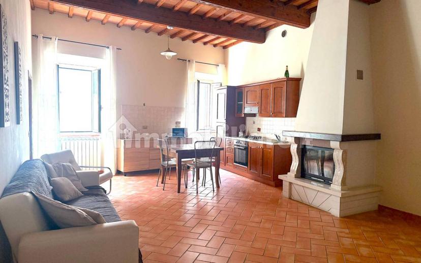 Trilocale via Mecenate, Centro, Chiusi — foto 4 di 26