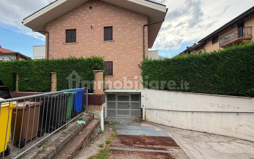 Quadrilocale via delle Pezzelle 25, Centro, Rocca di Mezzo — foto 3 di 44