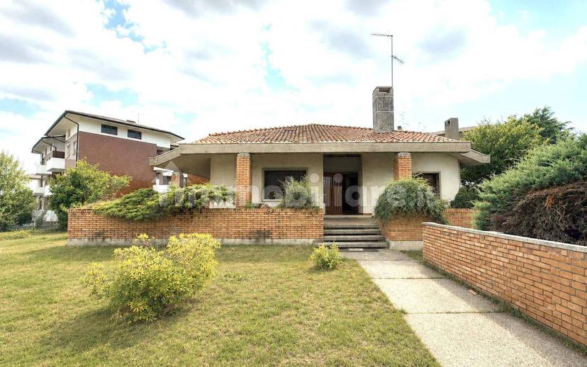 Villa unifamiliare via Colugna, Ospedale, Udine — foto 6 di 13