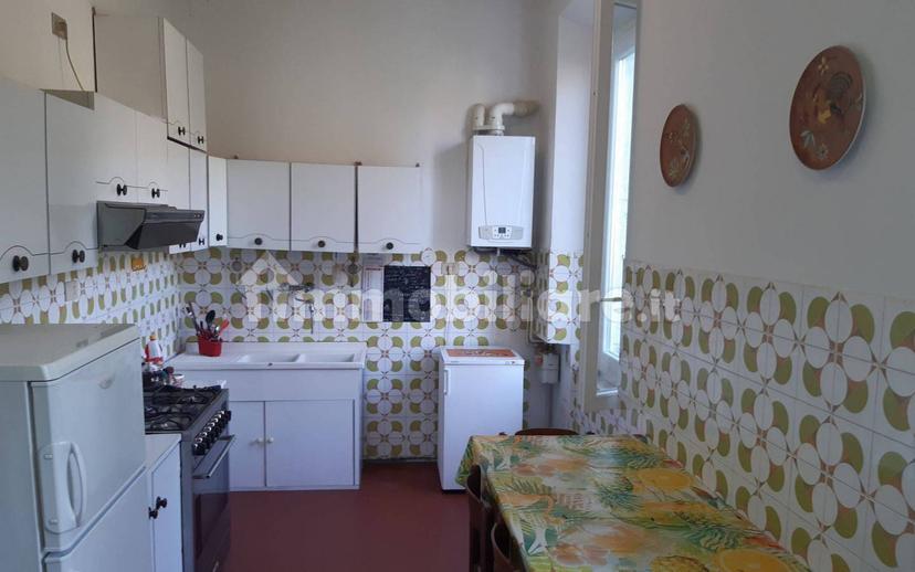 Stanza doppia viale 20 Giugno 40, Fermo — foto 4 di 6