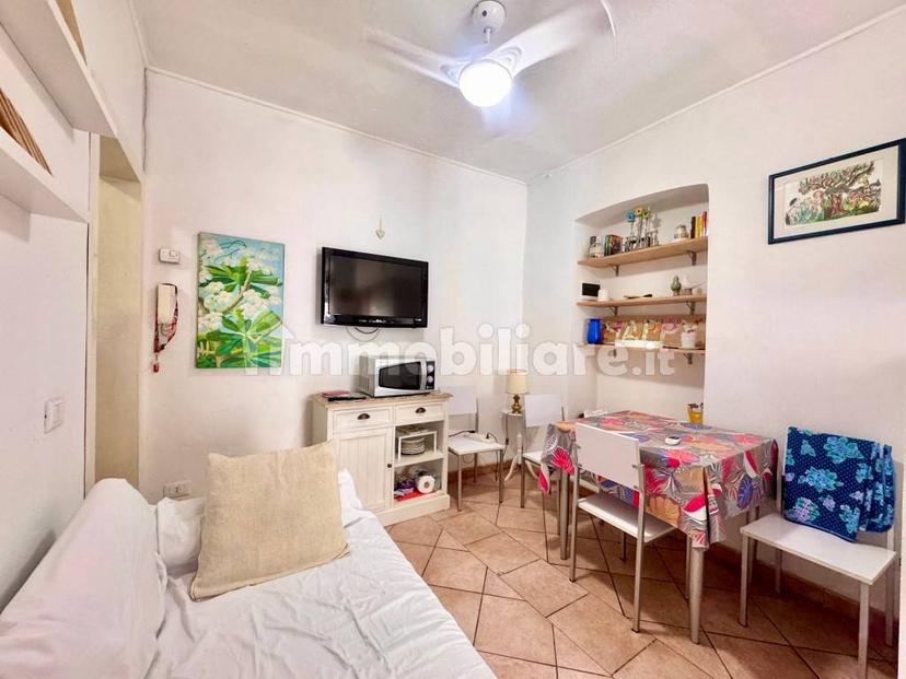 Bilocale via Giuseppe Mazzini 36, Porto Maurizio, Imperia — foto 10 di 12