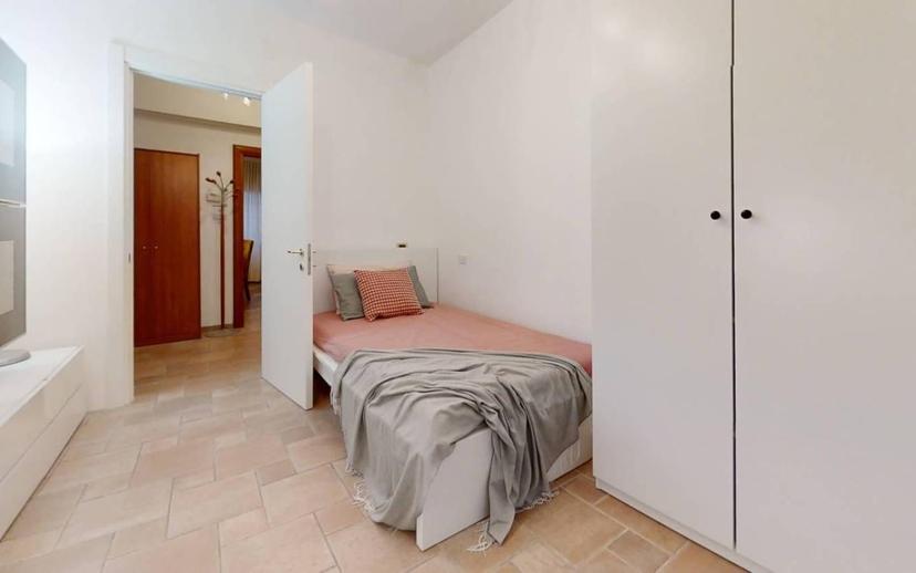 Stanza in affitto in appartamento via GHISLANDI, Bergamo