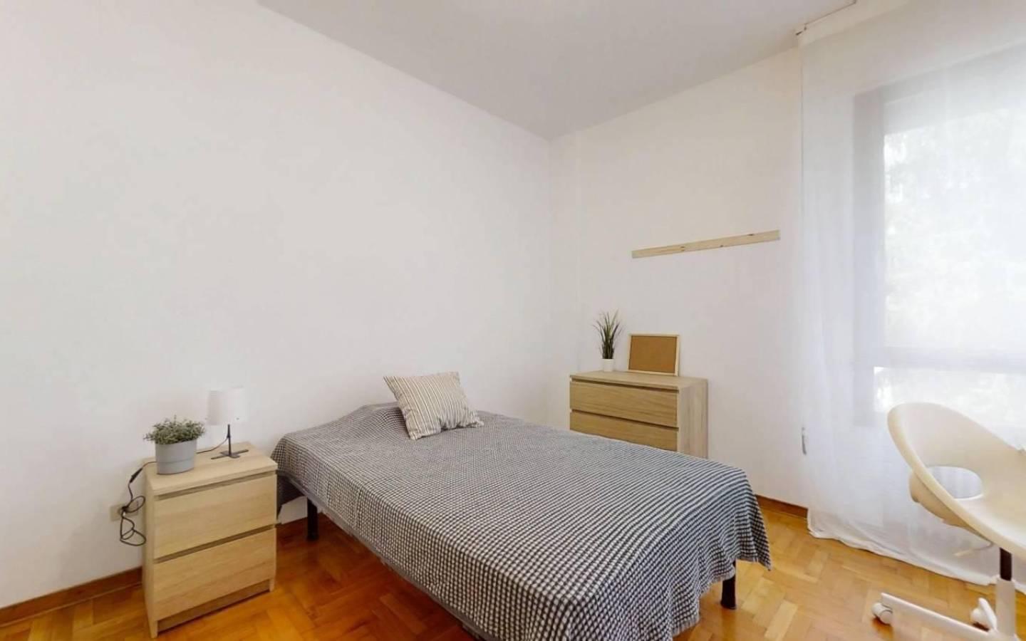 Stanza in affitto in appartamento via BROSETA, Bergamo