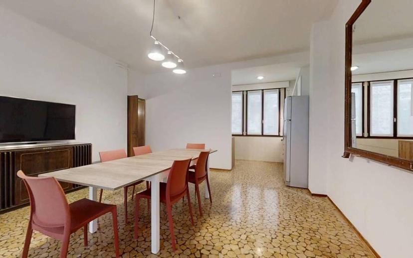 Stanza in affitto in appartamento via PETRONI, Bologna