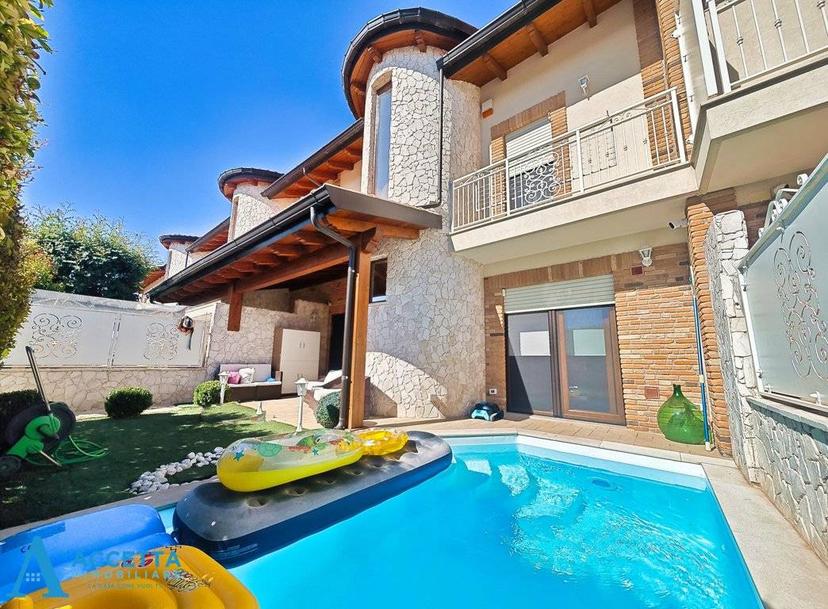 Villa unifamiliare via San Domenico 25, San Vito - Carelli, Taranto