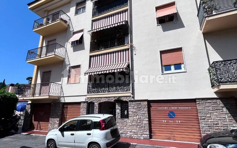 Mansarda via Filippo Paoletti 21, Porto Maurizio, Imperia — foto 8 di 8
