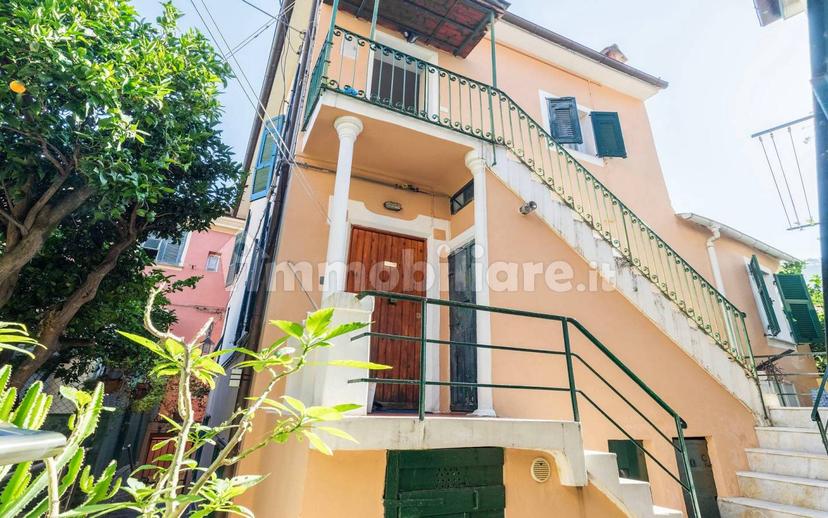 Trilocale vicolo Chiuso del Finollo, Centro, Levanto — foto 5 di 24