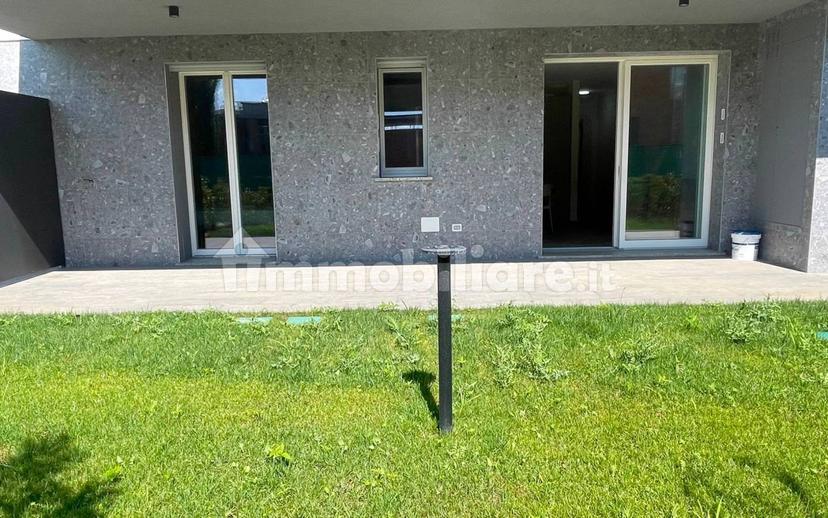 Bilocale via della Madonnina 4, Centro, Bernareggio — foto 3 di 20
