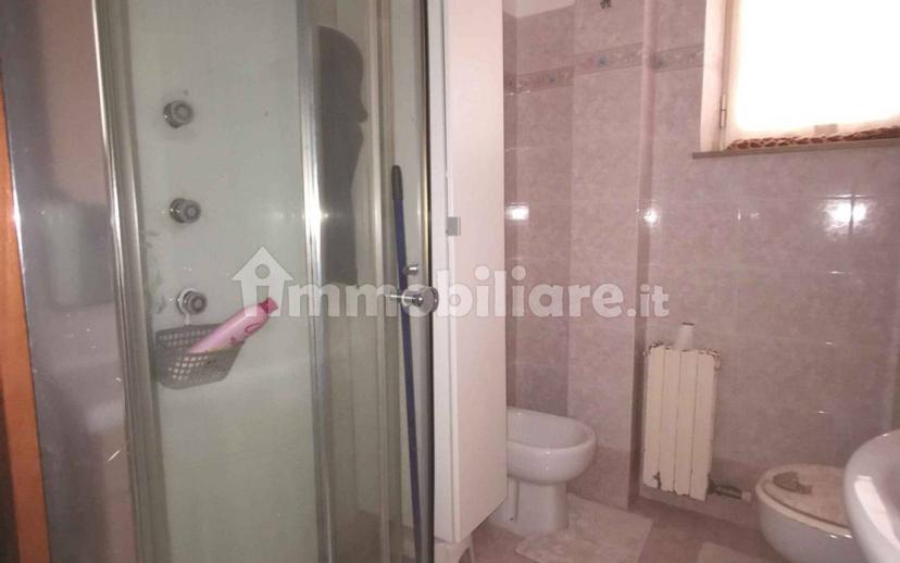 Trilocale ottimo stato, primo piano, Centro, Castelfidardo — foto 16 di 16