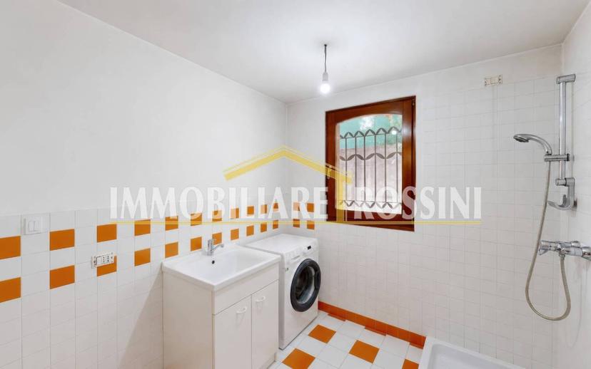 Villa a schiera via Costituzione 8a, Buguggiate — foto 13 di 49