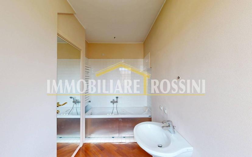 Villa a schiera via Costituzione 8a, Buguggiate — foto 26 di 49