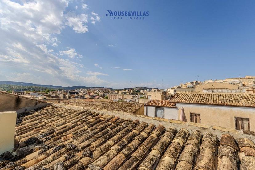 Trilocale corso Vittorio Emanuele, Centro, Noto — foto 6 di 36