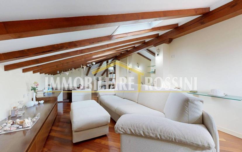 Villa a schiera via Costituzione 8a, Buguggiate — foto 4 di 49