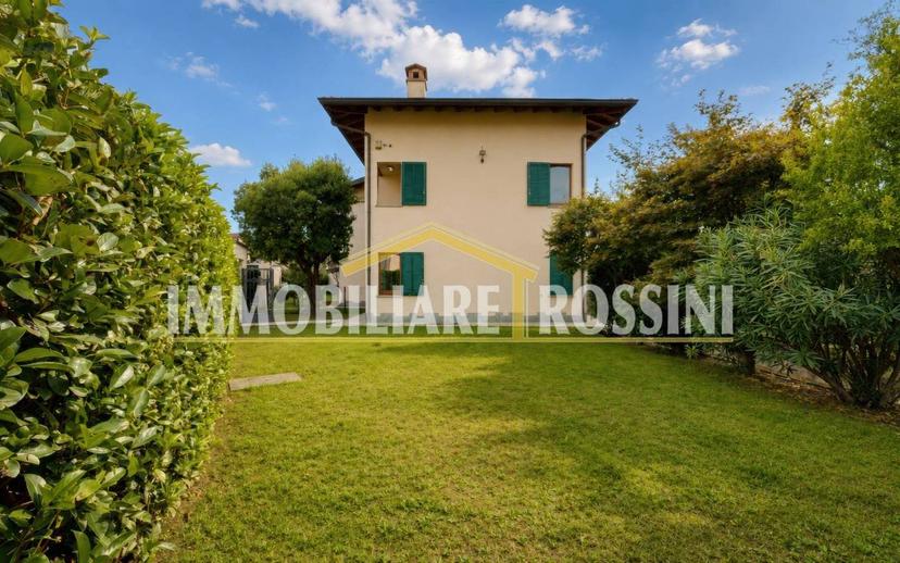 Villa a schiera via Costituzione 8a, Buguggiate — foto 22 di 49