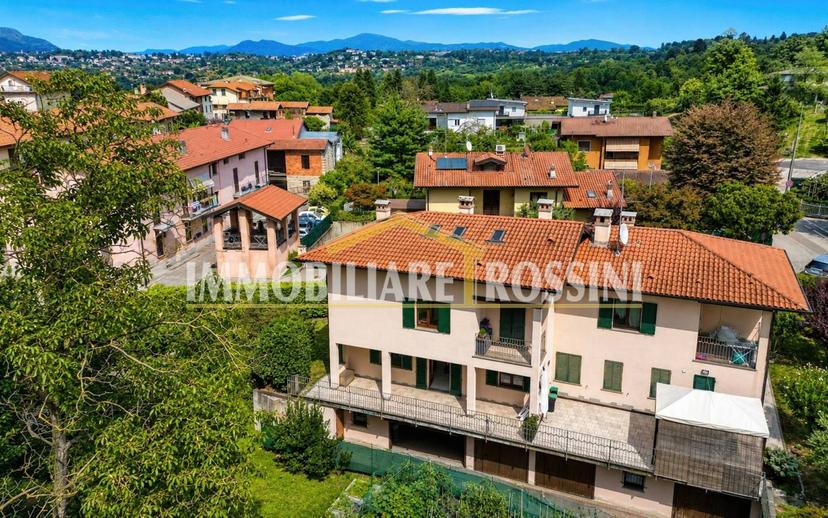 Villa a schiera via Costituzione 8a, Buguggiate — foto 6 di 49