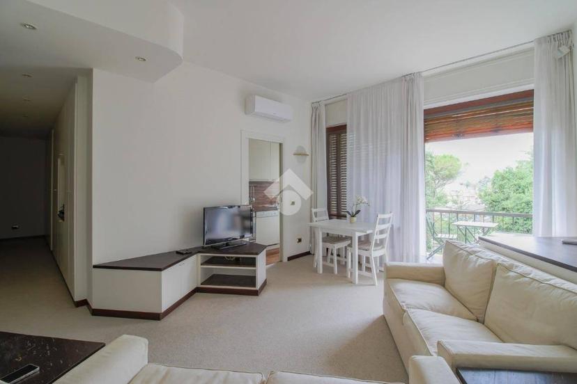 Bilocale via Roma, Centro, Gardone Riviera — foto 23 di 32