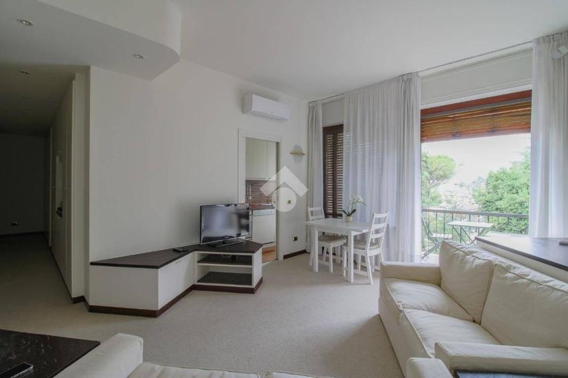 Bilocale via Roma, Centro, Gardone Riviera — foto 26 di 32