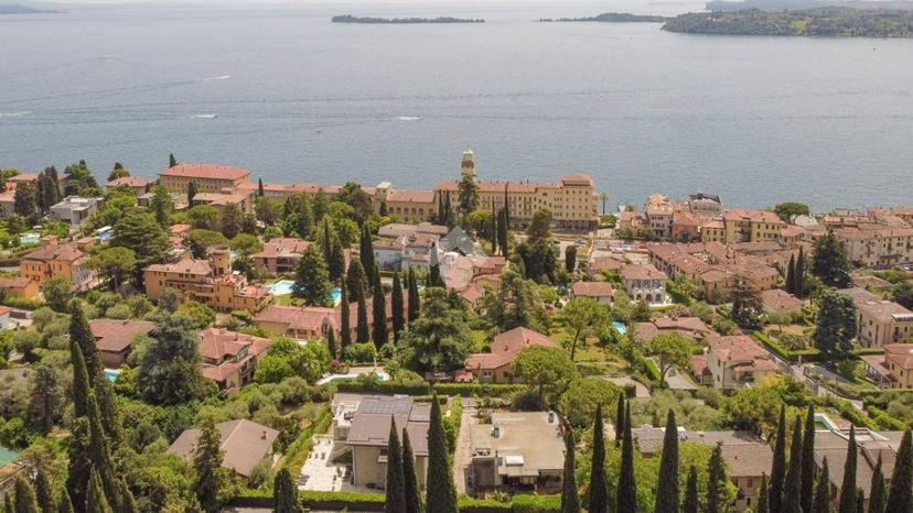 Bilocale via Roma, Centro, Gardone Riviera — foto 31 di 32