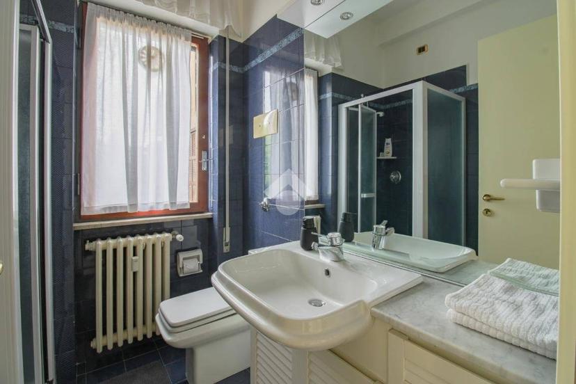 Bilocale via Roma, Centro, Gardone Riviera — foto 9 di 32