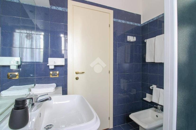 Bilocale via Roma, Centro, Gardone Riviera — foto 17 di 32