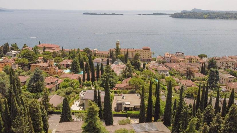 Bilocale via Roma, Centro, Gardone Riviera — foto 2 di 32