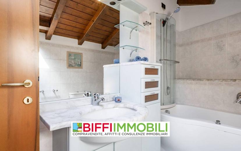 Bilocale via Antonio Fogazzaro, Castello, Lecco — foto 35 di 49