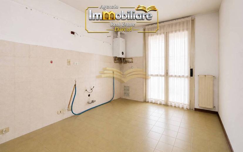 Trilocale via Carlo Casalegno, Centro, Valenza — foto 7 di 16