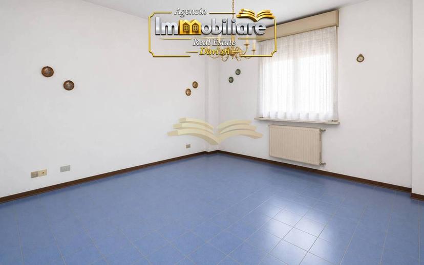 Trilocale via Carlo Casalegno, Centro, Valenza — foto 12 di 16