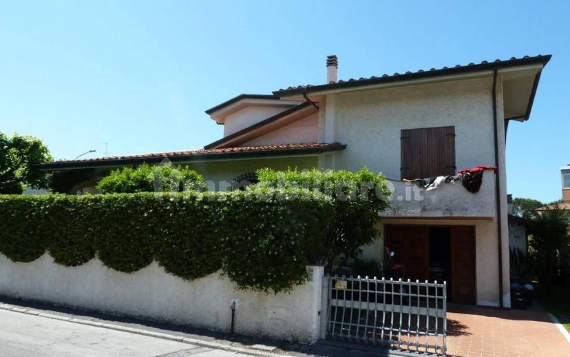 Villa unifamiliare via delle Stelle, Darsena - Ex Campo di Aviazione, Viareggio — foto 2 di 10