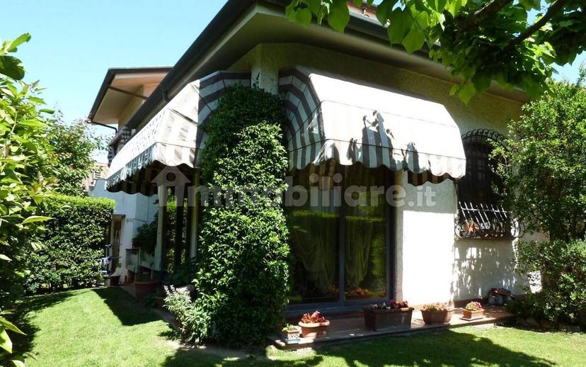 Villa unifamiliare via delle Stelle, Darsena - Ex Campo di Aviazione, Viareggio