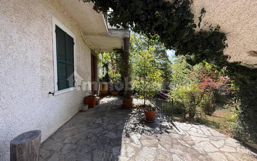 Villa plurifamiliare via Vecchia di Plodio 12, Centro, Carcare — foto 2 di 53