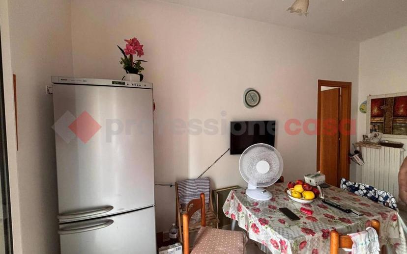 Trilocale via bellezza, 18, San Girolamo, Bari