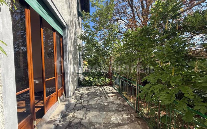 Villa plurifamiliare via Vecchia di Plodio 12, Centro, Carcare — foto 13 di 53