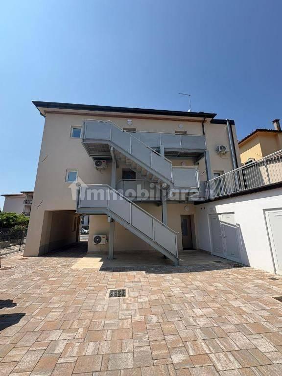 Trilocale via Sant'Andrea 29, Centro, Vittorio Veneto — foto 2 di 5