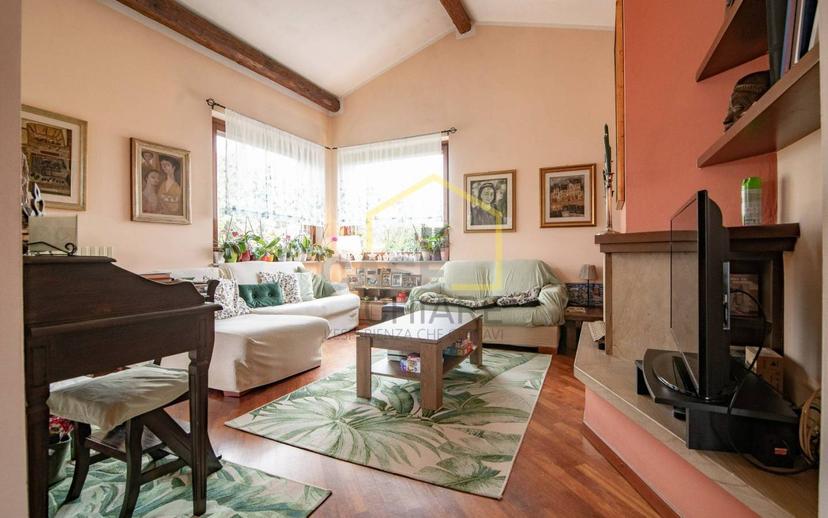 Villa unifamiliare via Amerigo Vespucci 8, Centro, Gropello Cairoli