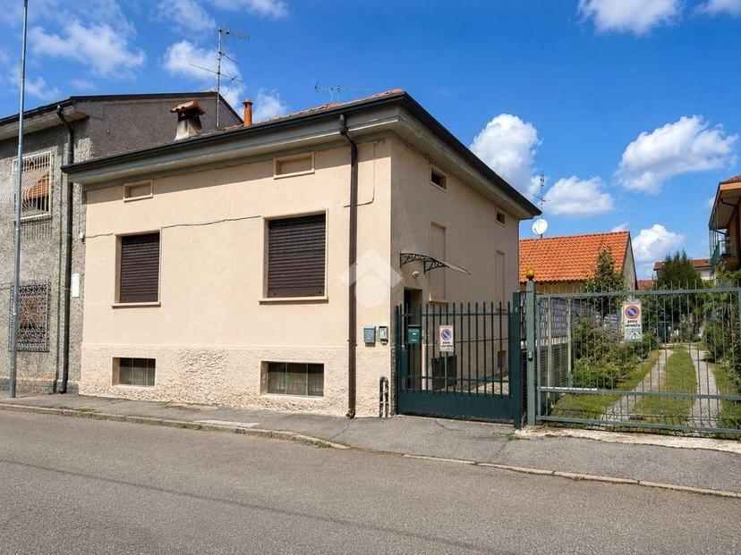 Trilocale via Vercelli 8, Desio — foto 2 di 13