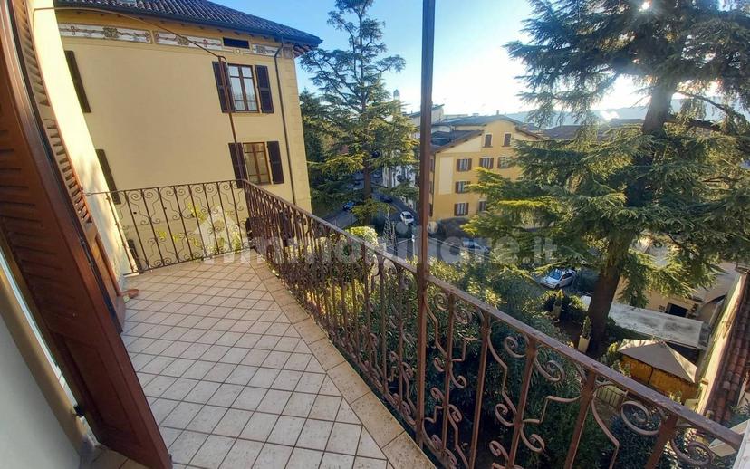 Bilocale via Brunati, Centro, Salò — foto 2 di 30