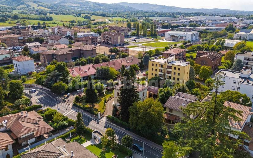 Quadrilocale via Aldo Moro  46, Centro, Casalgrande