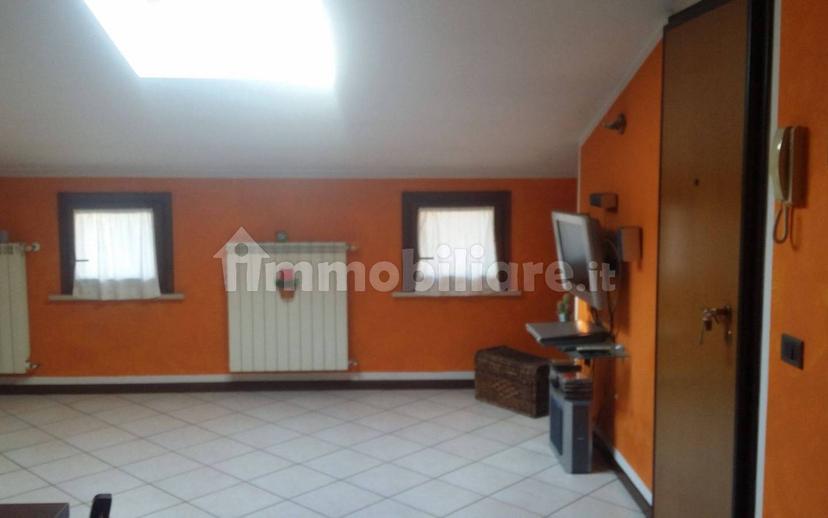 Bilocale piazza L'Antica Piazzola 4, San Gervasio Bresciano — foto 2 di 12