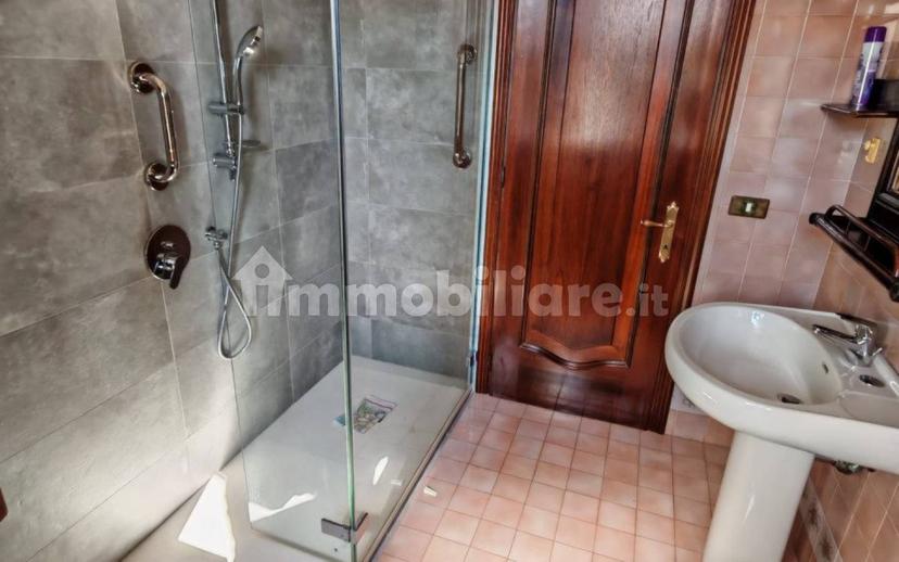Villa bifamiliare via Diocleziana, Centro, Montegrotto Terme — foto 12 di 37