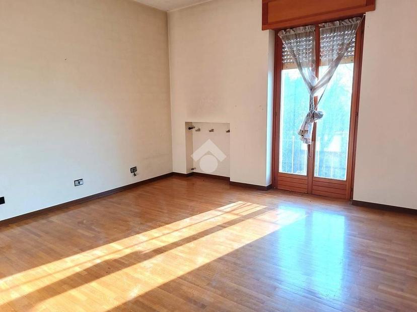 Villa bifamiliare frazione simone 110, Valdilana — foto 4 di 37