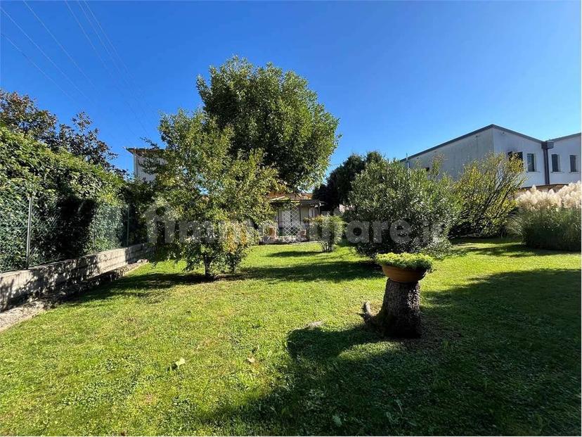 Terratetto unifamiliare via carlo moretti, 69, Centro, Montebelluna