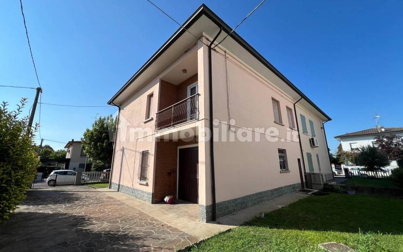 Villa bifamiliare via Claudio Monteverdi 10, Centro, Reggiolo — foto 4 di 18