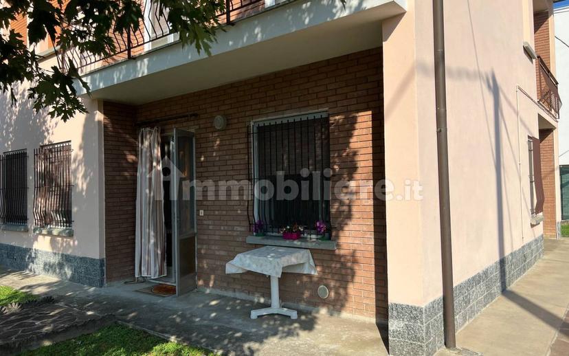 Villa bifamiliare via Claudio Monteverdi 10, Centro, Reggiolo